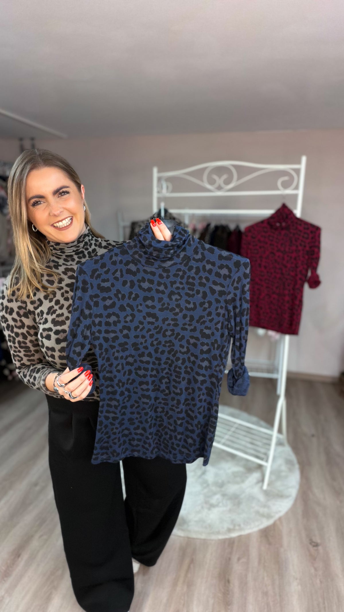 Shirt Kim mit Stehbund im Leoprint (70502)
