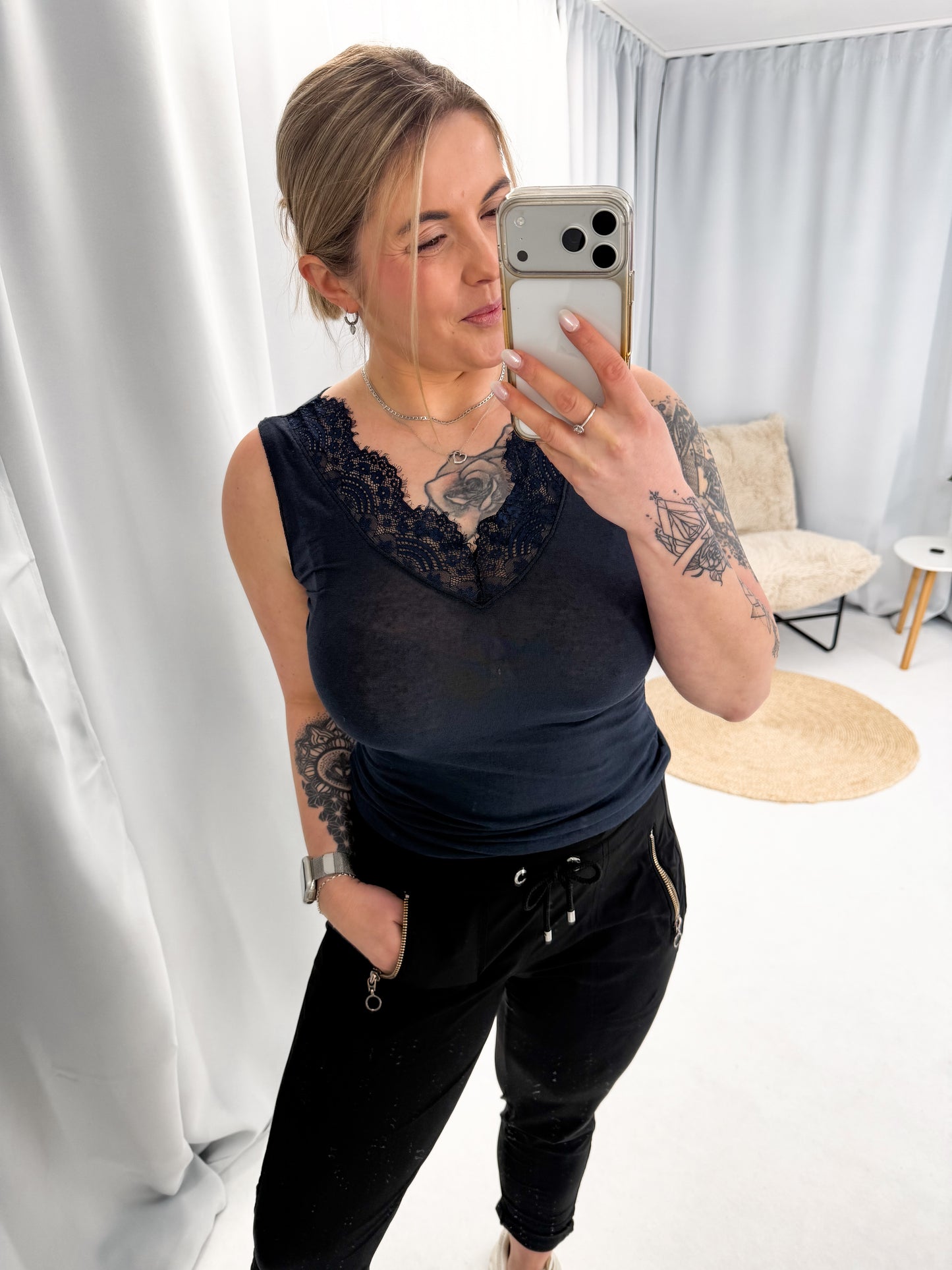 Top Joline, mit spitze und Cashmere Anteil (70154)