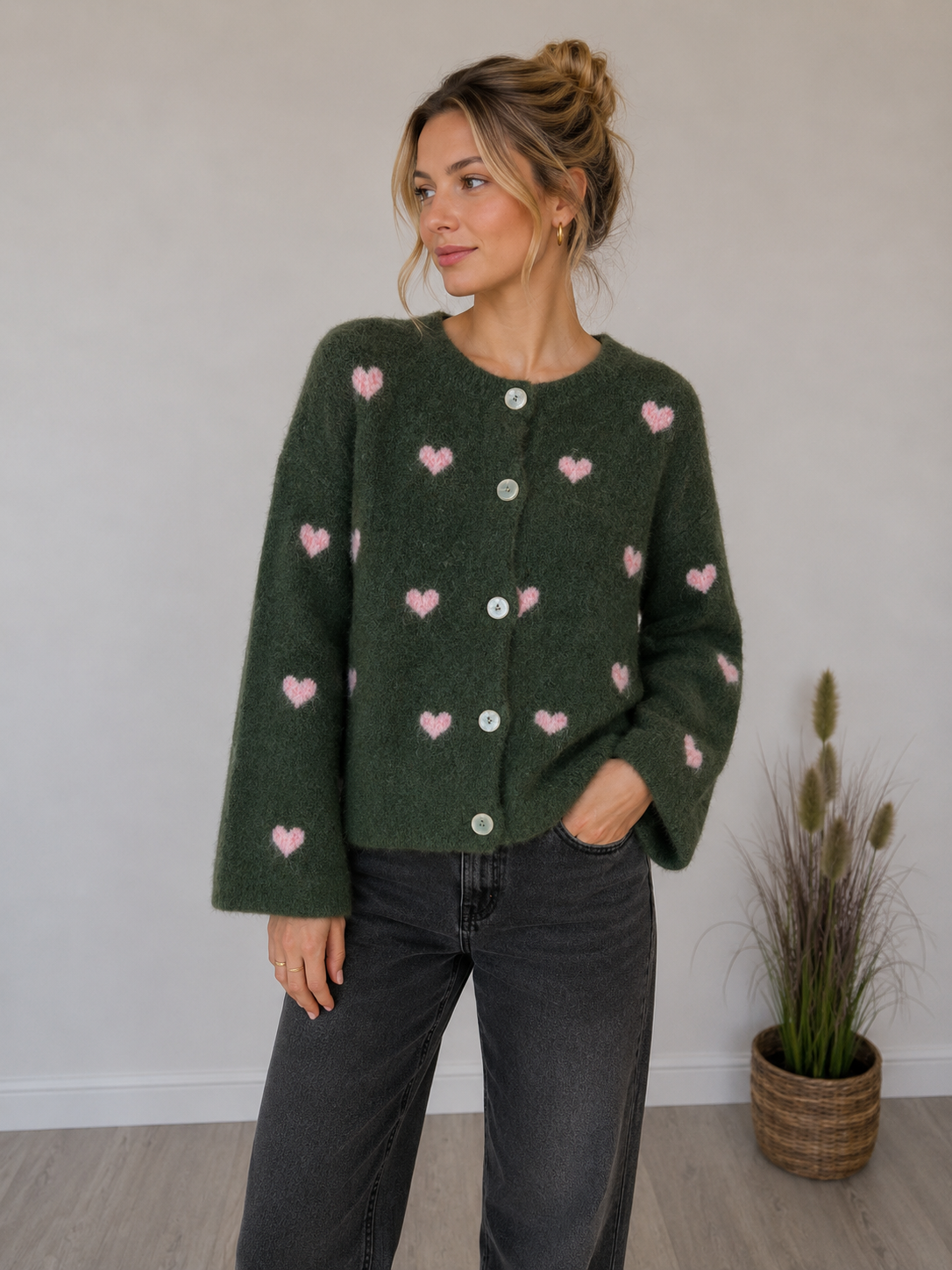 Strickjacke Sara mit Herzchen 64041
