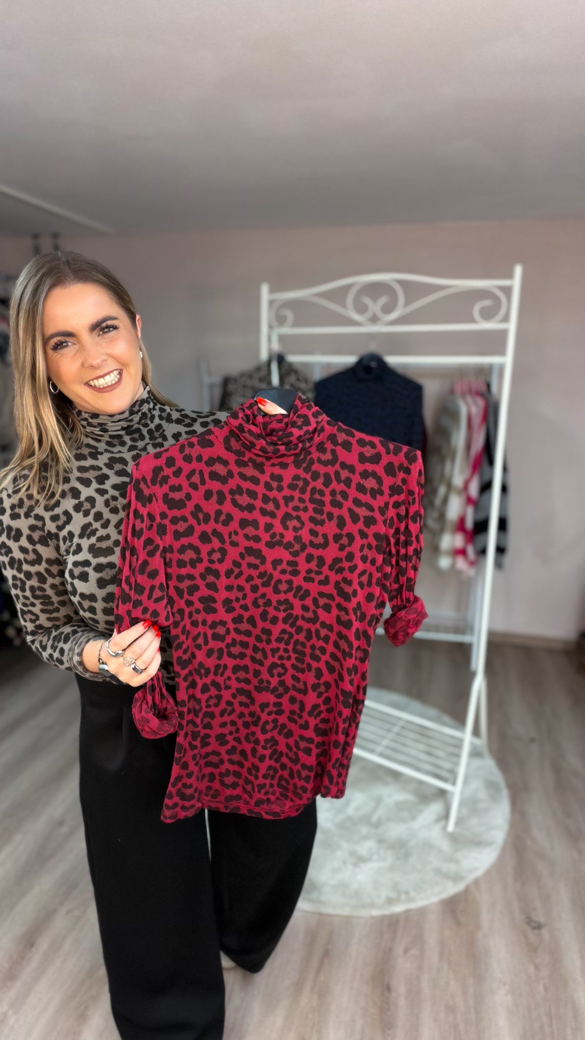 Shirt Kim mit Stehbund im Leoprint (70502)