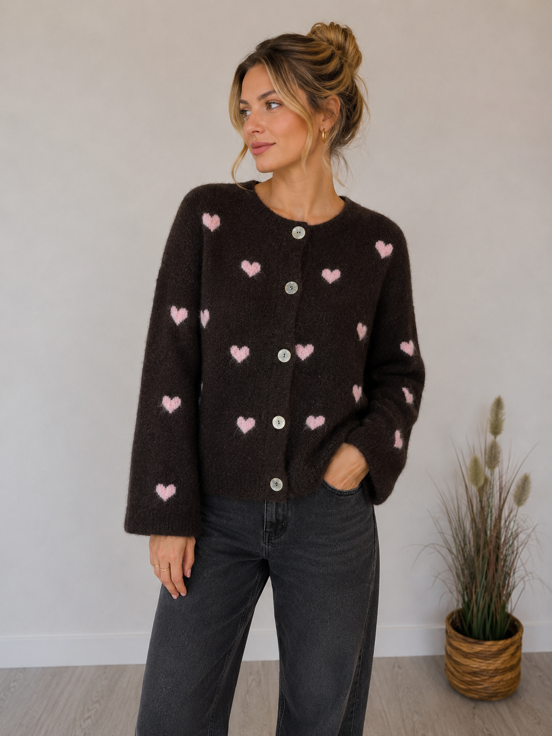 Strickjacke Sara mit Herzchen 64041