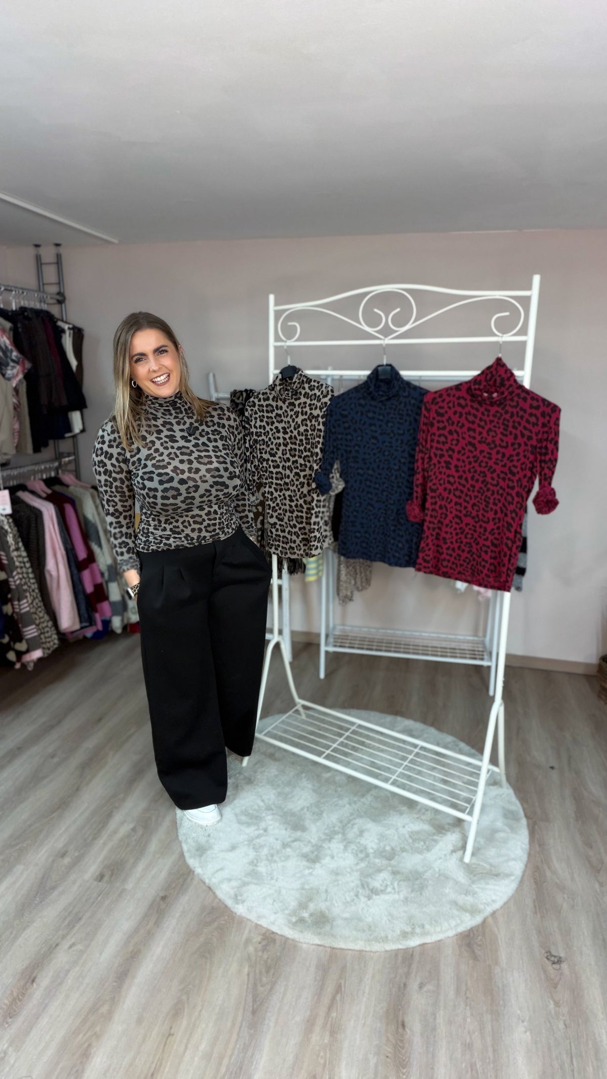 Shirt Kim mit Stehbund im Leoprint (70502)