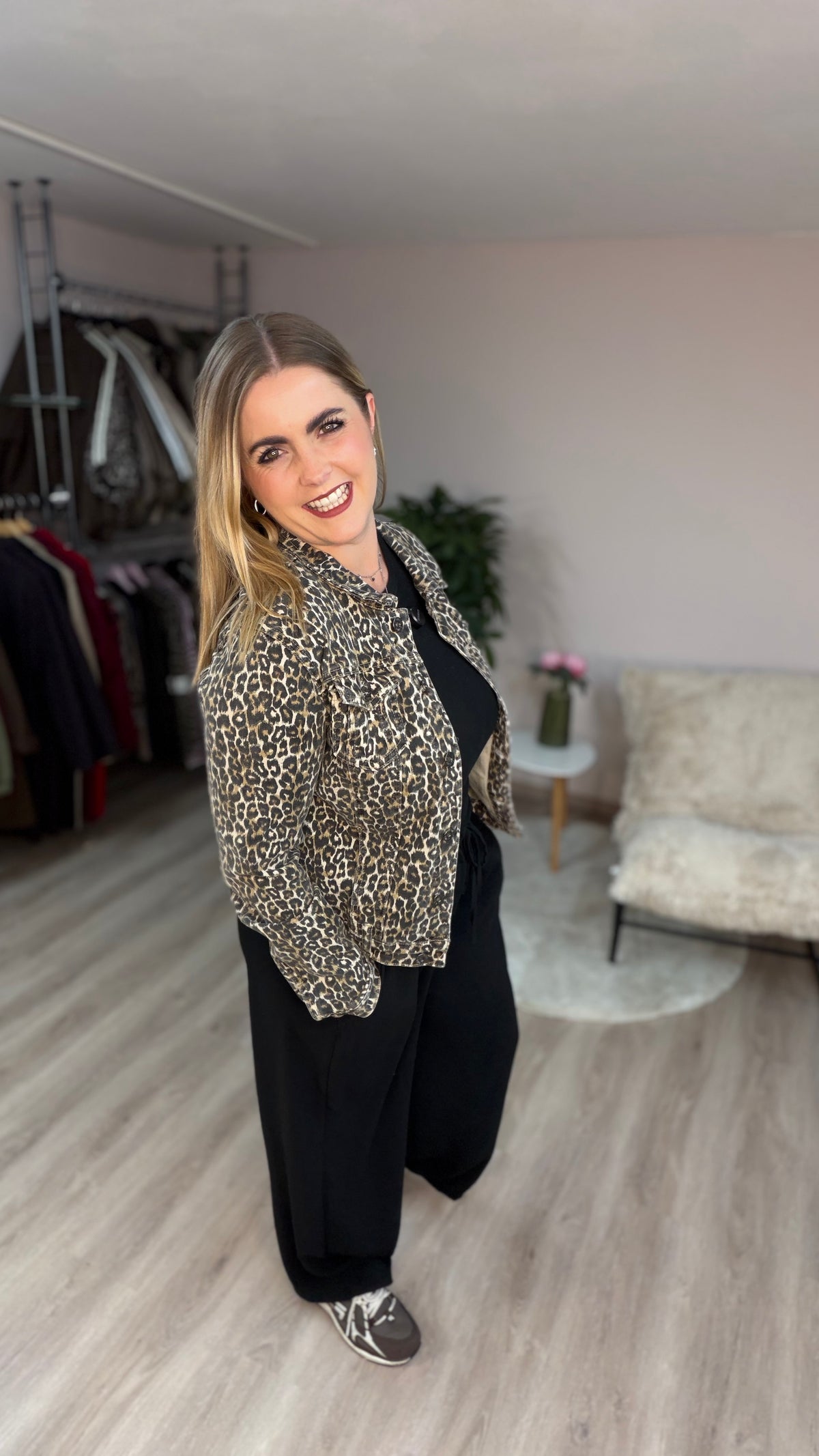 Jeansjacke im Leoprint (63844)