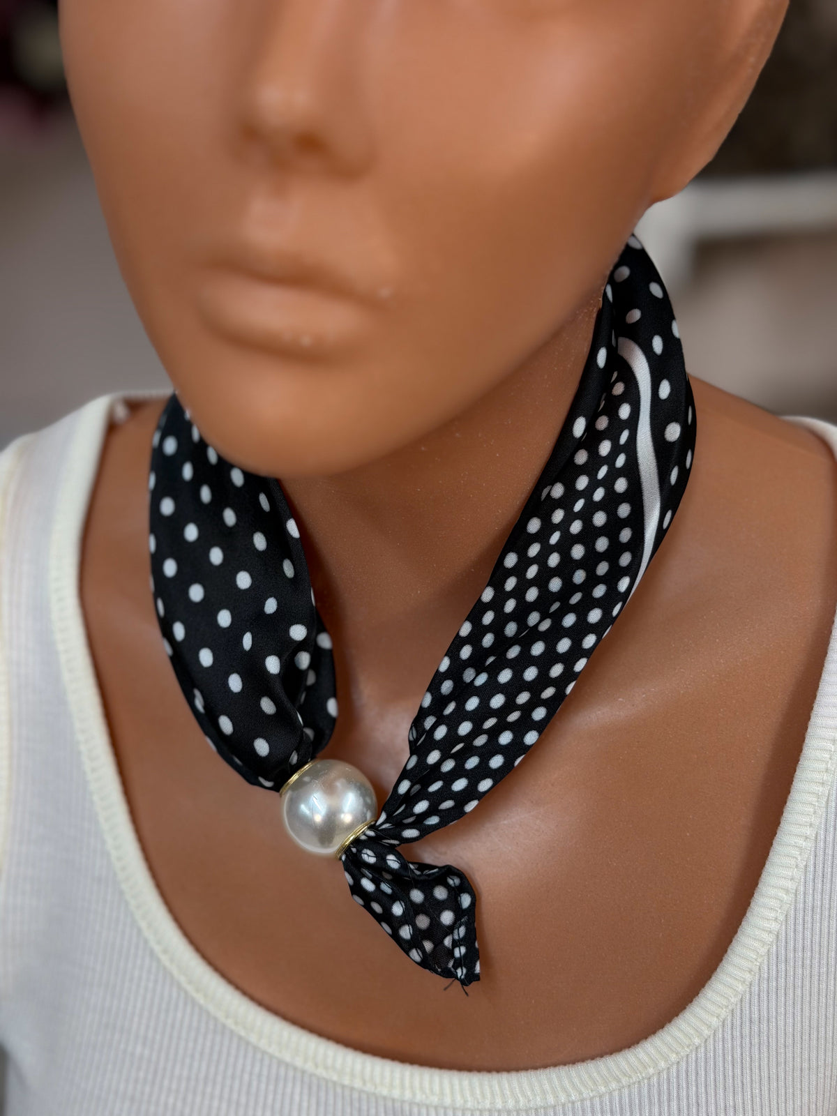 Schal mit Magnetverschluss - Polka Dots
